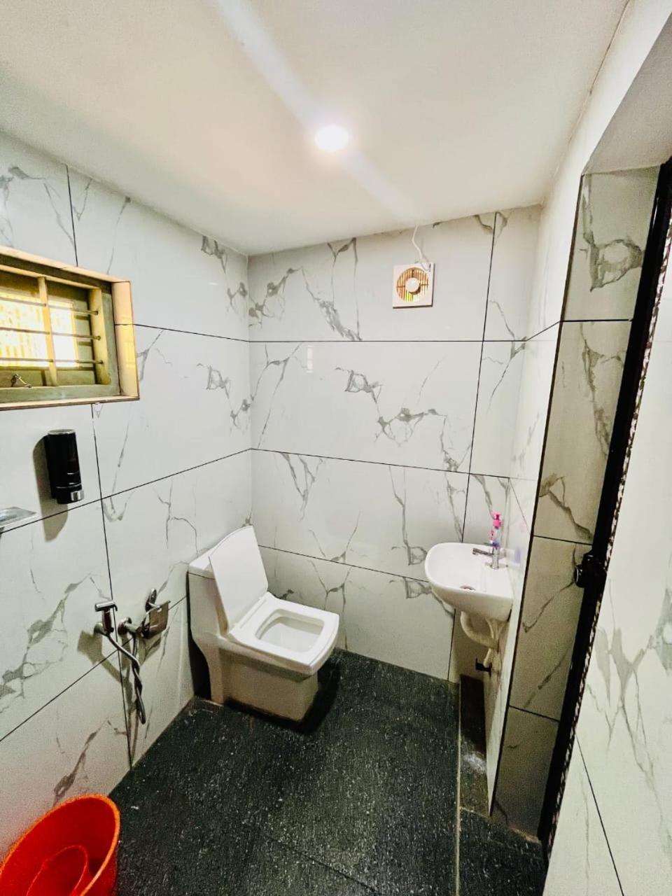 Mundro Garden Homestay Mundrothuruth Buitenkant foto
